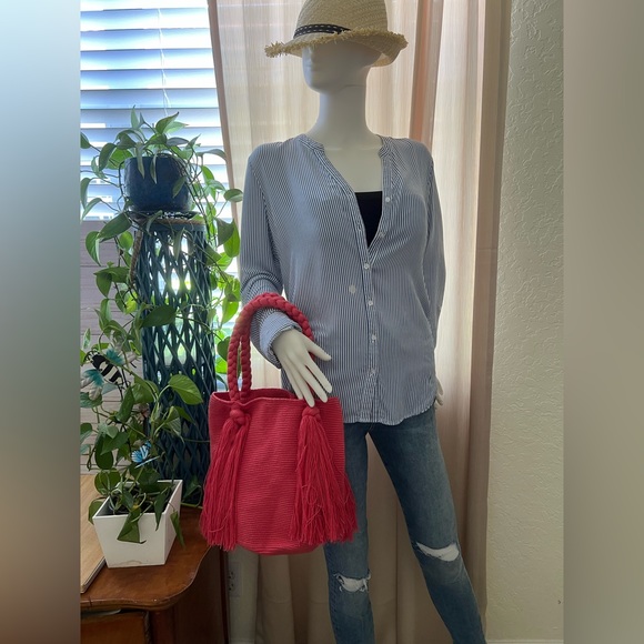 Summer Chic Bright Pink Tote Bag - Handwoven Boho Chic Top Handle Bag - Picture 4 of 7